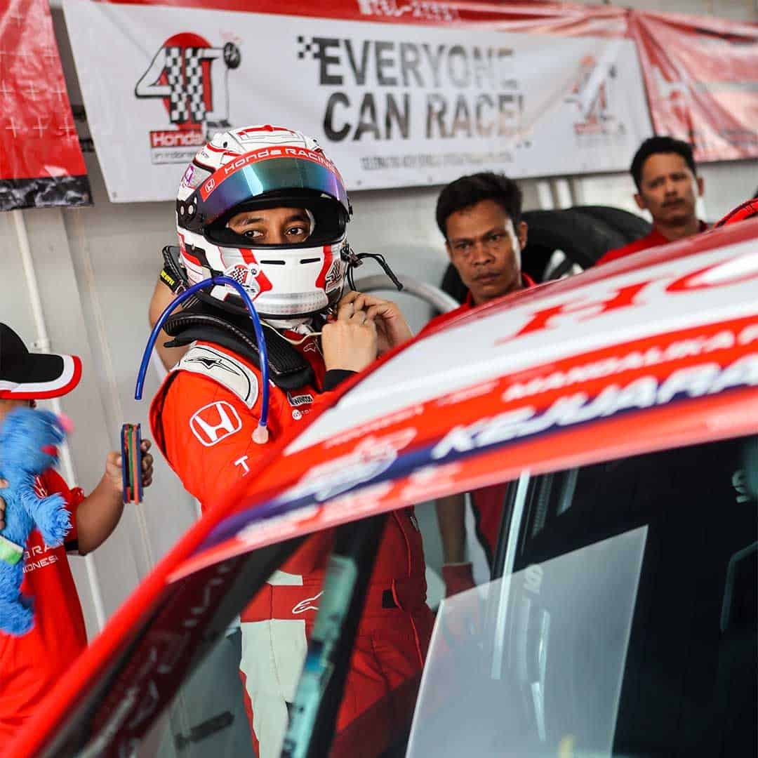 Avila Bahar di pit lane Mandalika